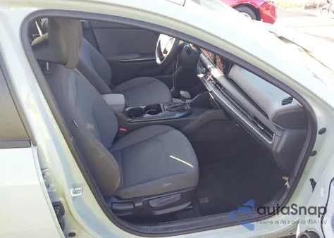 2025 Kia K4 Lxs из США, поврежденный, VIN 3KPFT4DE6SE046554